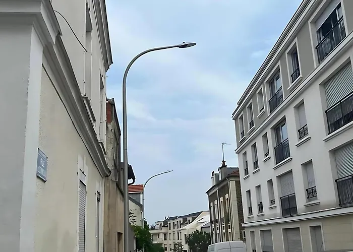 Cozy Apt In Le Perreux With Parisian Charm & Disneyland Fun