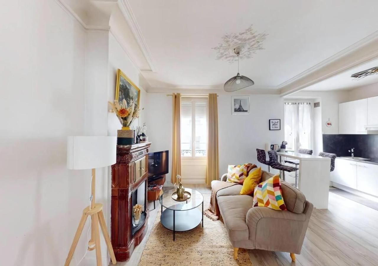 Cozy In With Parisian Charm & Disneyland Fun Apartment