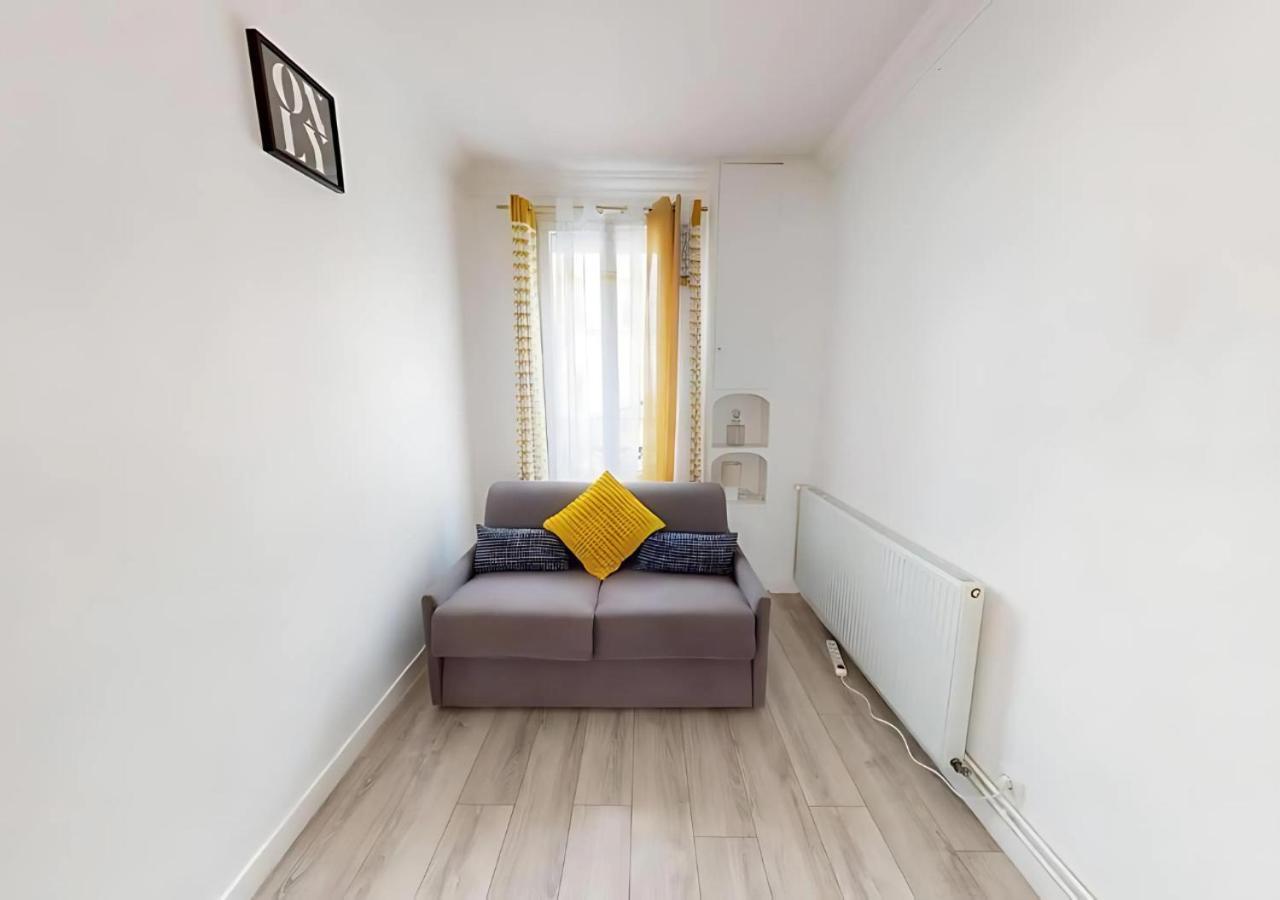 Cozy In With Parisian Charm & Disneyland Fun Apartment