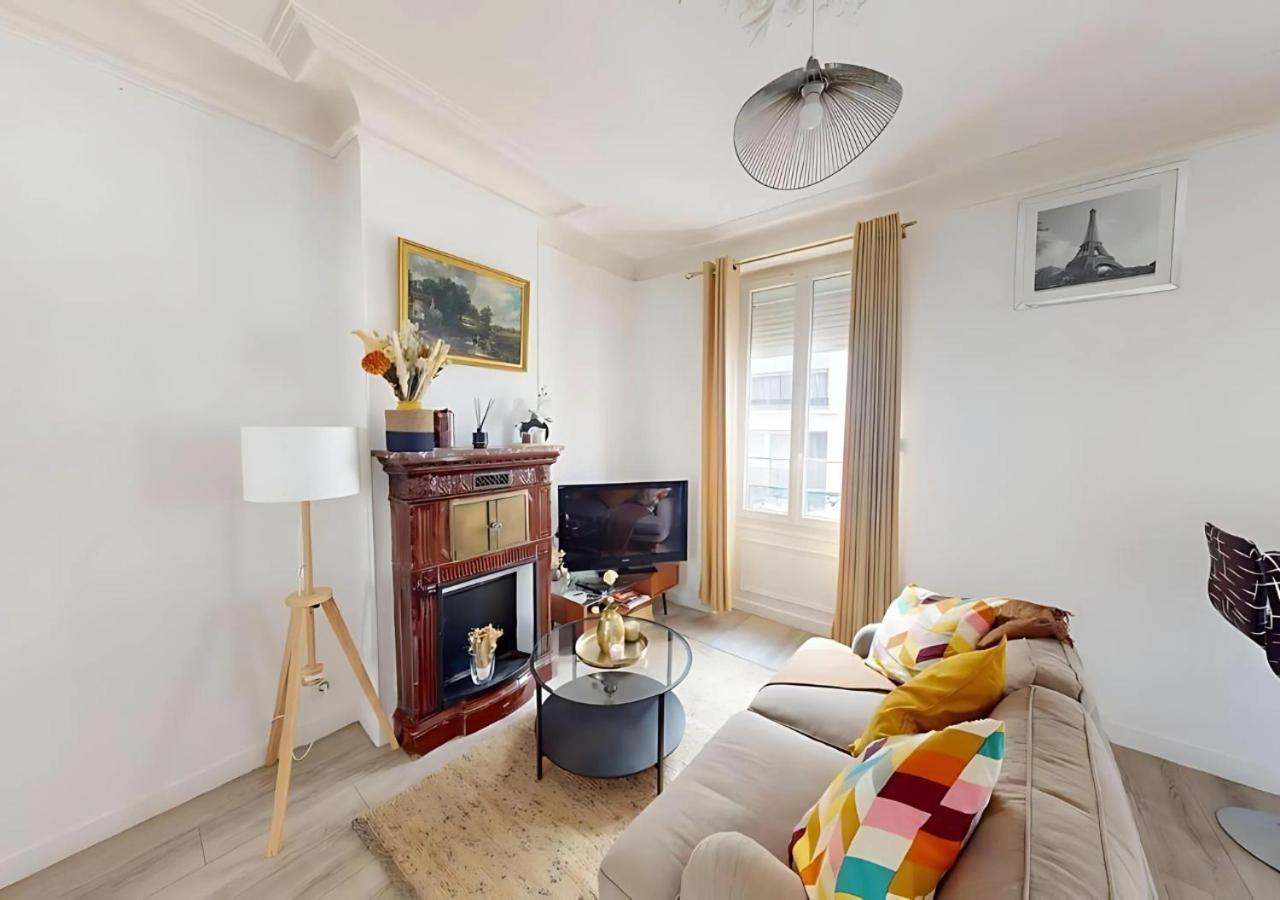 Cozy In With Parisian Charm & Disneyland Fun Apartment *